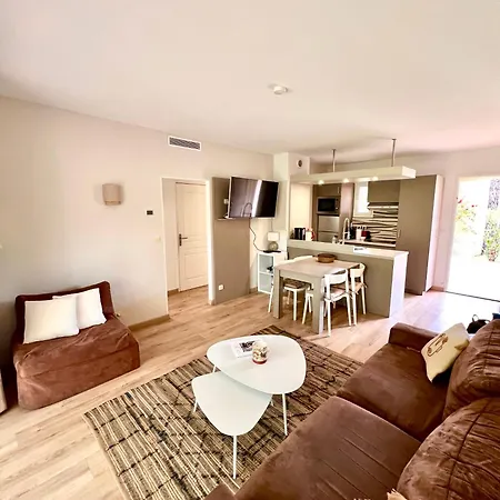 En Résidence Avec Piscine