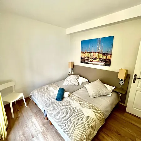 En Avec Piscine Apartament *