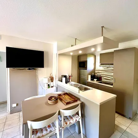 Apartment En Avec Piscine
