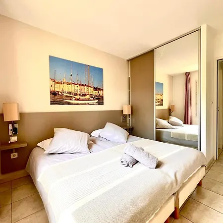 En Avec Piscine Apartament