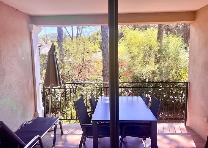 En Résidence Avec Piscine