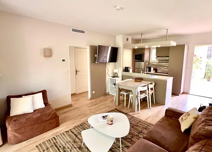 En Résidence Avec Piscine