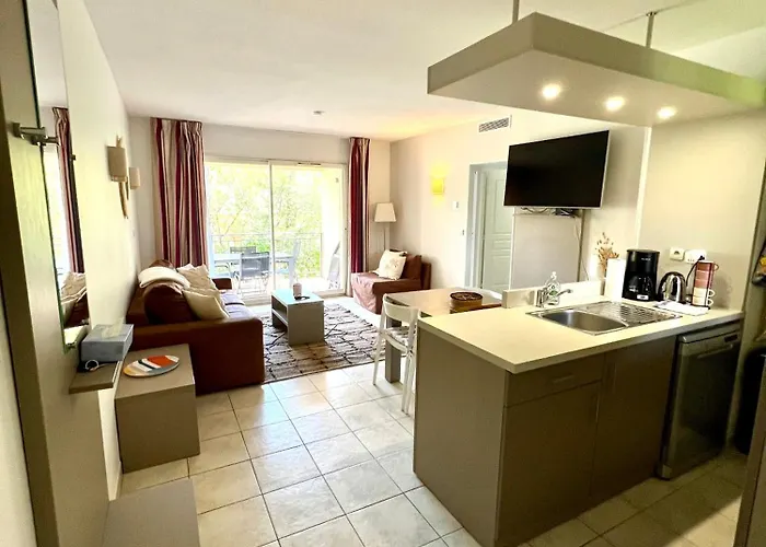 En Résidence Avec Piscine *