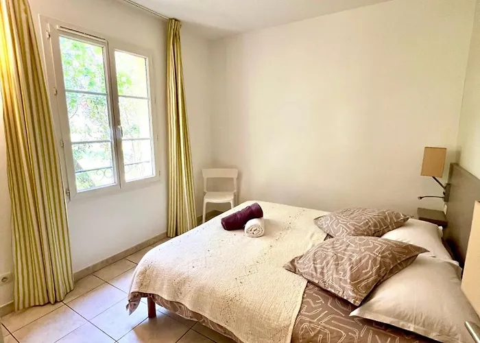 En Avec Piscine Σαιν-Τροπέ